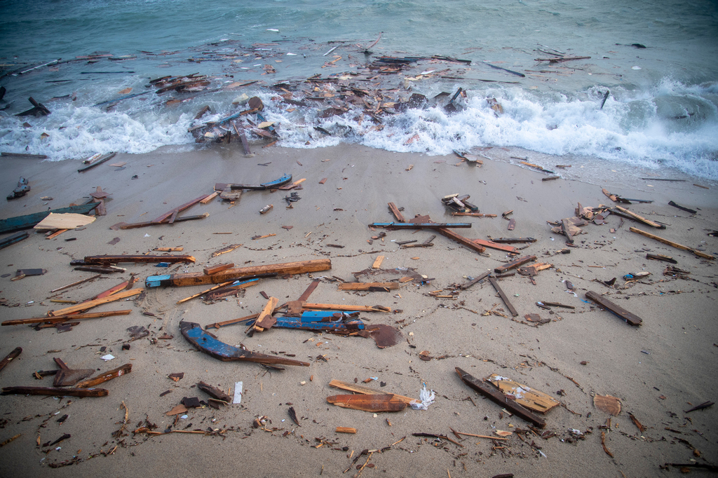 Il naufragio più grave dal 2013 sulle coste italiane